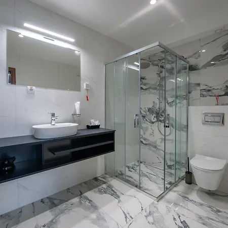 Kralj Ξενοδοχείο 3*